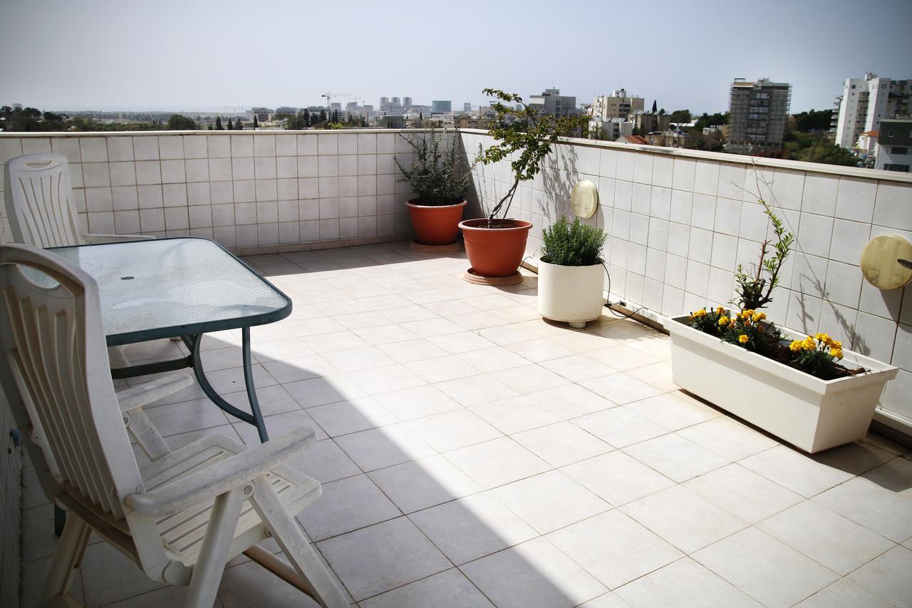 Herzelia Rooftop Special 2 Room Apartment Luaran gambar