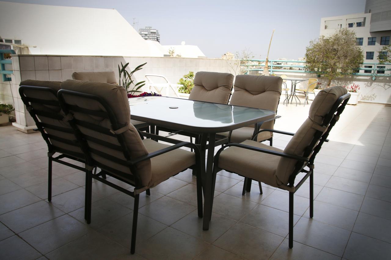Herzelia Rooftop Special 2 Room Apartment Luaran gambar